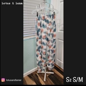 Lotus & Luna Honolulu Harem Pants Sz S/M NWT
